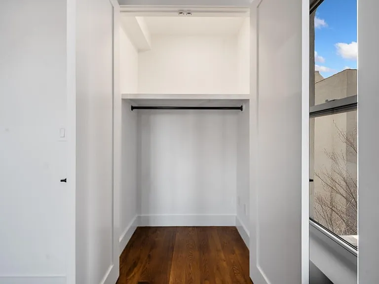 629 E 5th St #19 — Photo 9