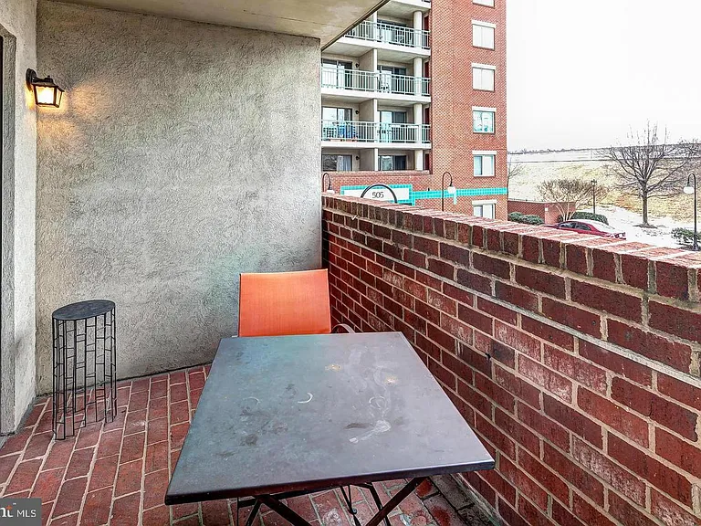 545 E Braddock Rd #101 — Photo 35