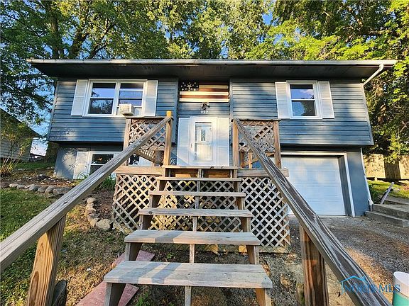3rd image of 957 Winding Hollow Ln
