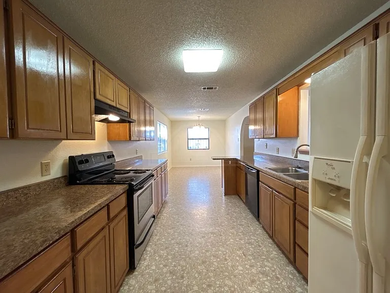 3422 Chisholm Trl — Photo 8