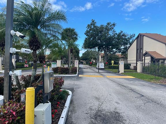 2nd image of 2930 S Semoran Blvd APT 405