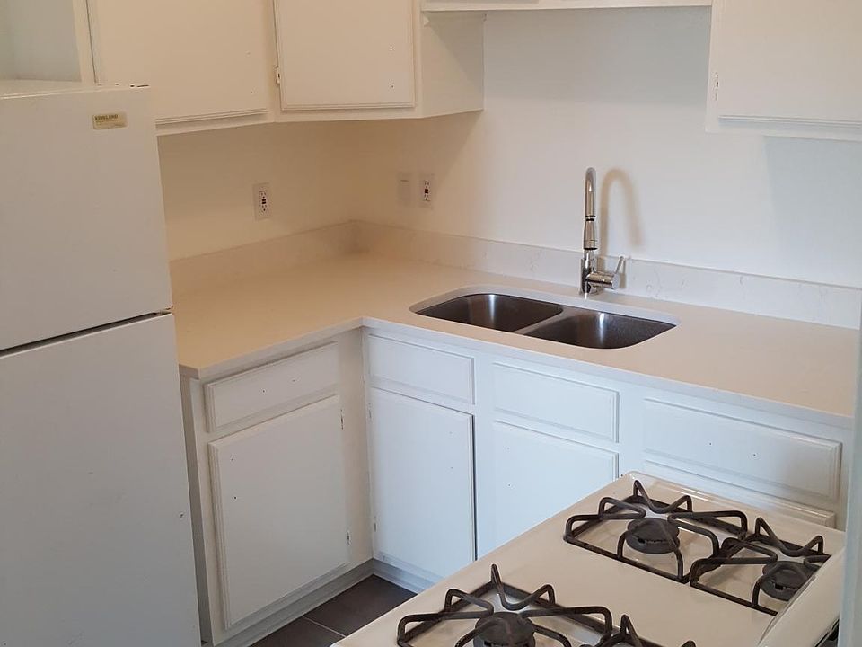 2nd image of 4904A Manett St #4904A
