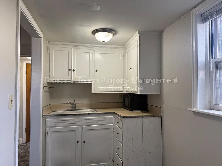 728 8th St N #3 — Photo 4