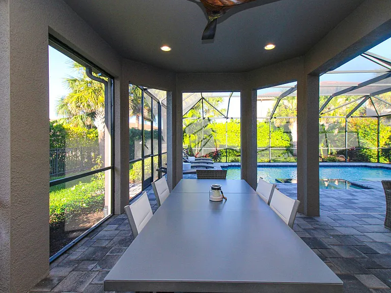 9423 Terresina Dr — Photo 15