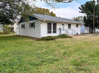 401 E 8th St, Beloit, KS 67420