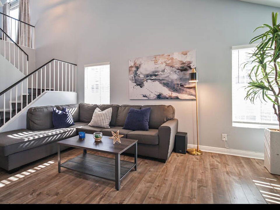 1st image of 272 S Montebello Blvd