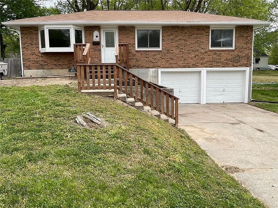 1st image of 2611 N 46th Ter