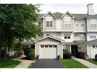 112 Viewpoint Ter, Peekskill, NY 10566