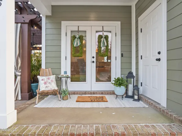 5 Sweetgrass Ln, Ocean Springs, MS 39564