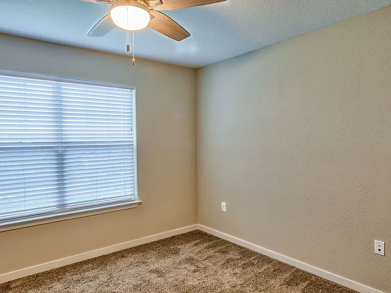 3 Bedroom - 3 Bed / 2 Bath - 1,184 Sq.Ft.
