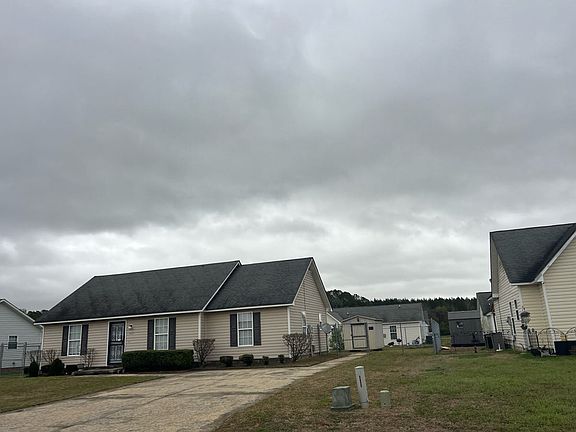 2nd image of 417 Sanders Dr