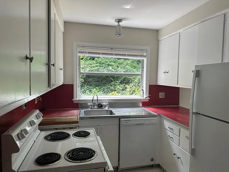 1115 Woodburn Rd — Photo 18