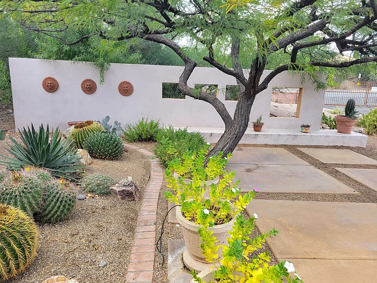 Another view of front patio. sitting area by wall for morning coffee - wating for AZ sunrises.