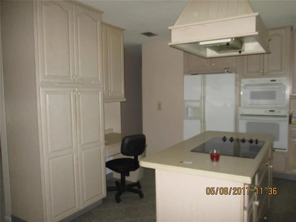 3 bed, 2.0 bath, 1570 sqft, $1,750 — Photo 2