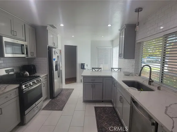 117 Racquet Club Dr, Compton, CA 90220