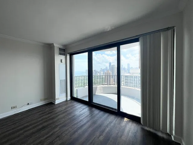 2020 N Lincoln Park W #32K — Photo 12