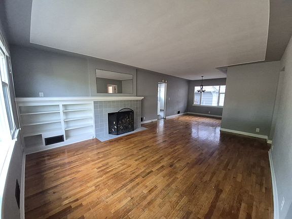 5th image of 3321 Pear St SE