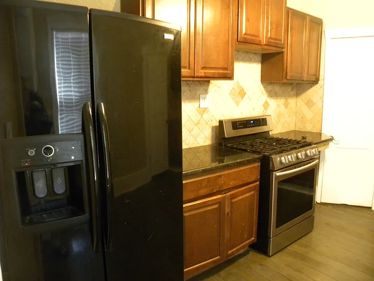 1001 Coleman Ave #1 — Photo 5