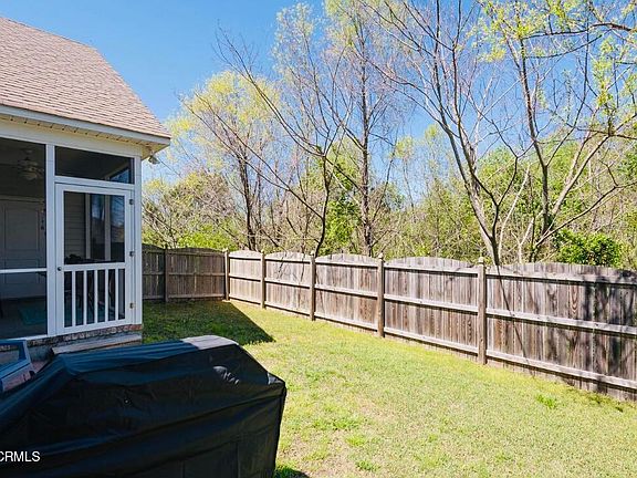 3rd image of 1860 Cambria Dr #B
