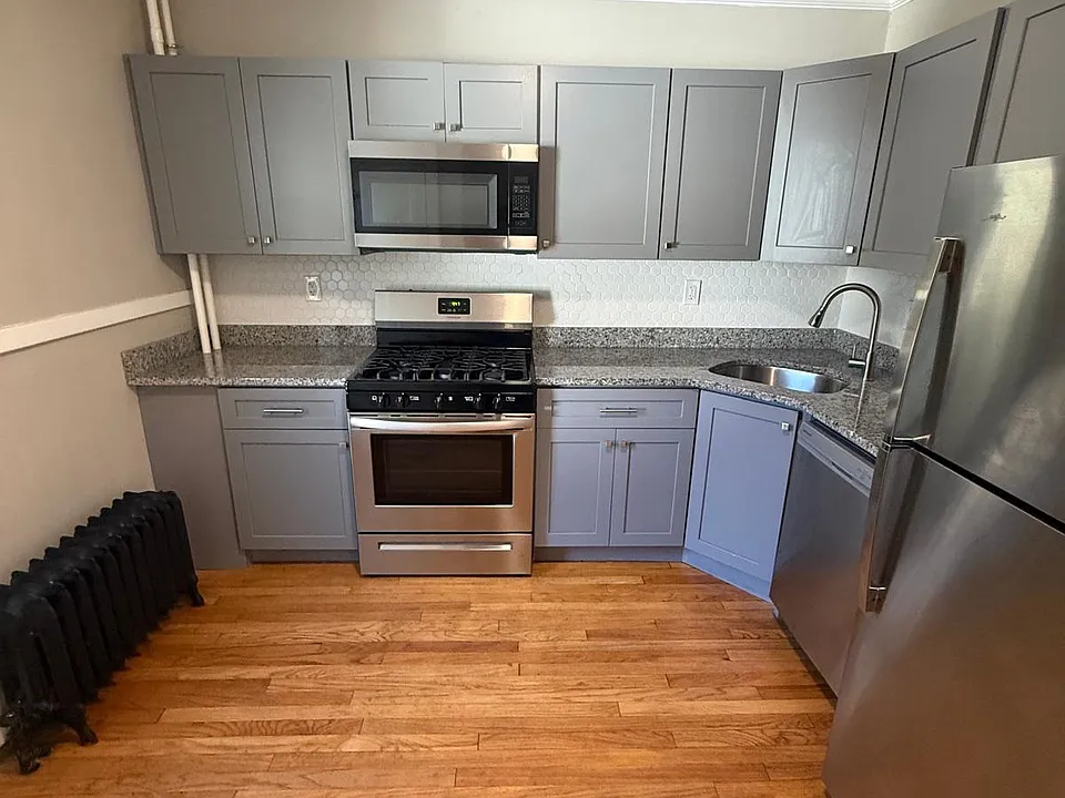 435 Kenwood Ave #1