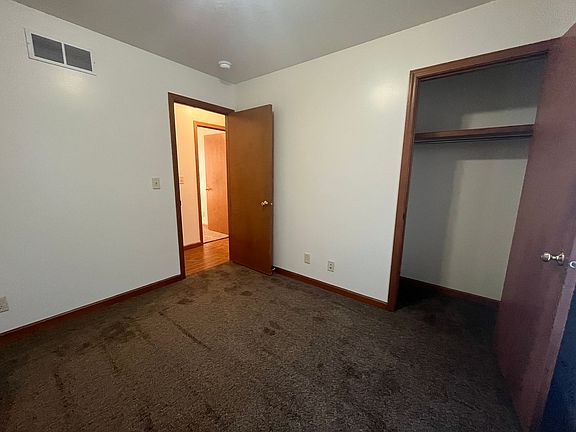 5th image of 216 Tanglewood Dr