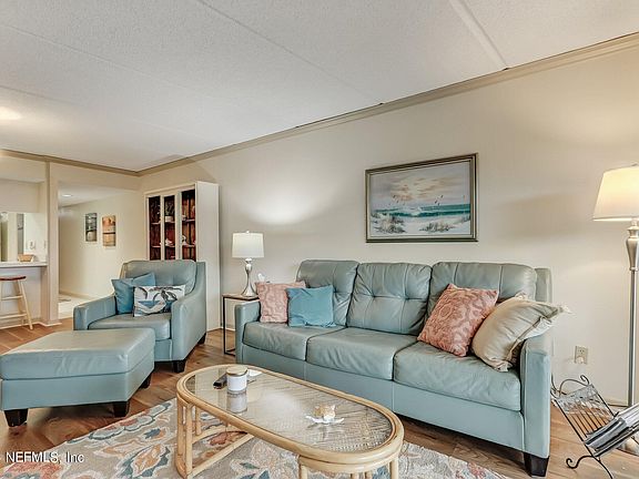 5th image of 3460 S FLETCHER Avenue #105