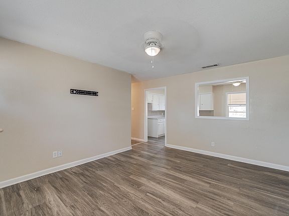 2nd image of 412 Hicks Pl