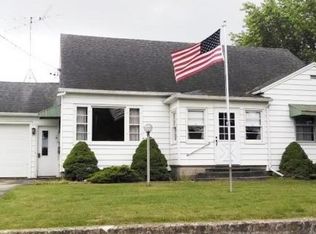 E9123 W 1st St, Clintonville, WI 54929