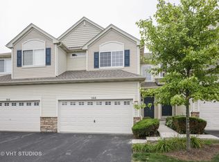 566 Telluride Dr, Gilberts, IL 60136