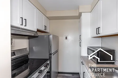 1430 Chicago Ave #208 Photo 1