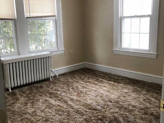 4th image of 40 E Logan Ave Floor 2