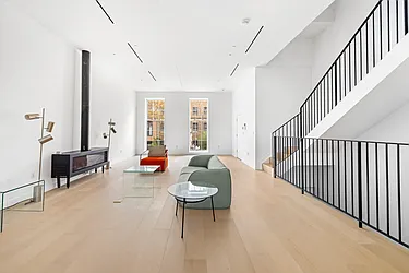442 West 22nd Street