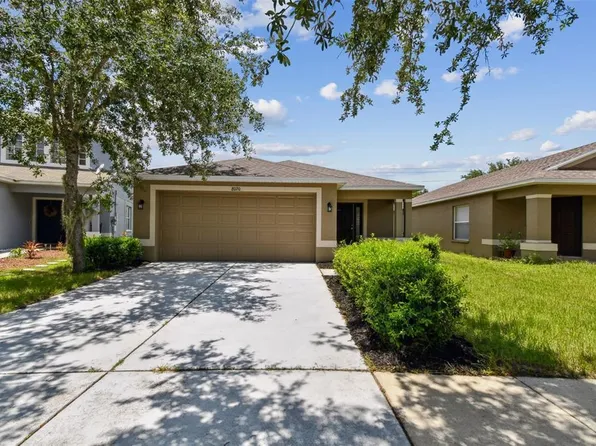 8020 Carriage Pointe Dr, Gibsonton, FL 33534