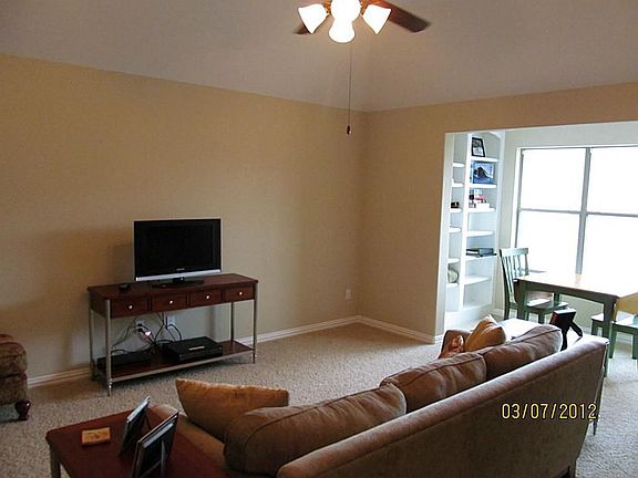 3rd image of 403 Somerset Dr