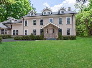 24 Wolver Hollow Rd, Upper Brookville, NY 11545