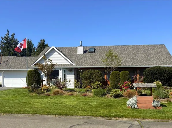 697 Woodburn St, Parksville, BC V9P 2M1