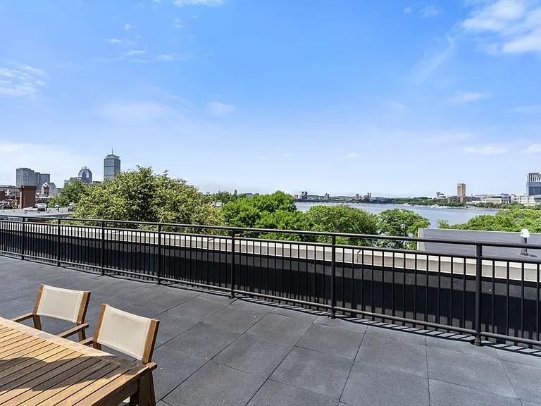 145 Pinckney St #323 — Photo 20
