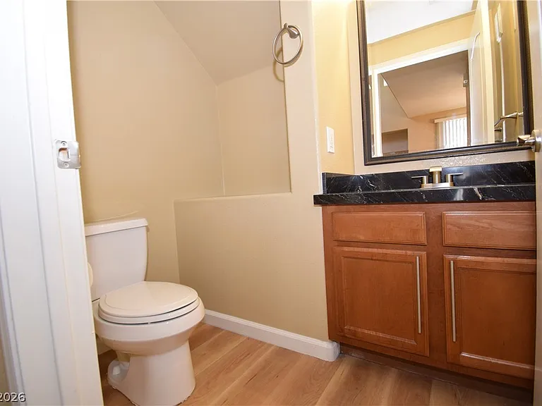 1613 Queen Victoria St #103 — Photo 13