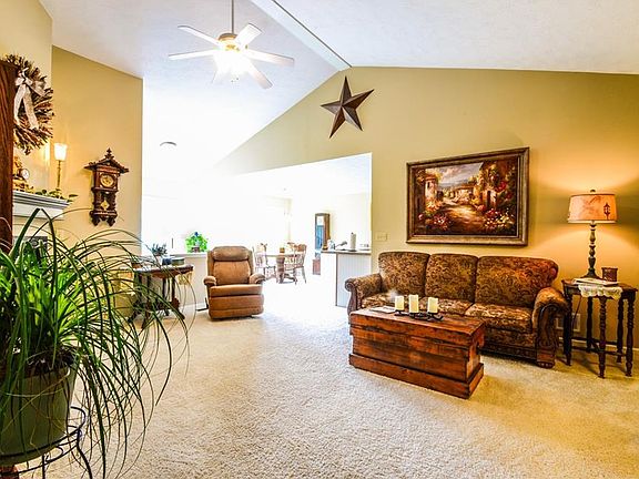 5th image of 7345 Glengary Dr