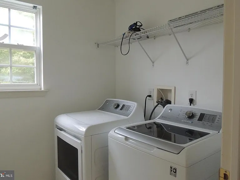 121 Chancellor Dr — Photo 19