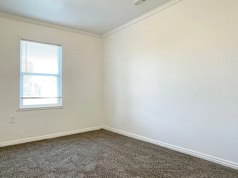 307 N 100 W — Photo 9