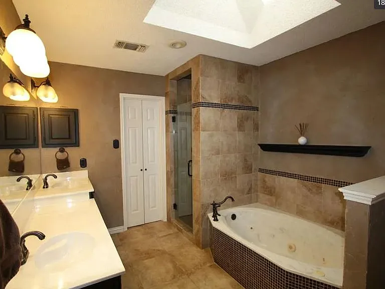 549 Raintree Cir — Photo 9
