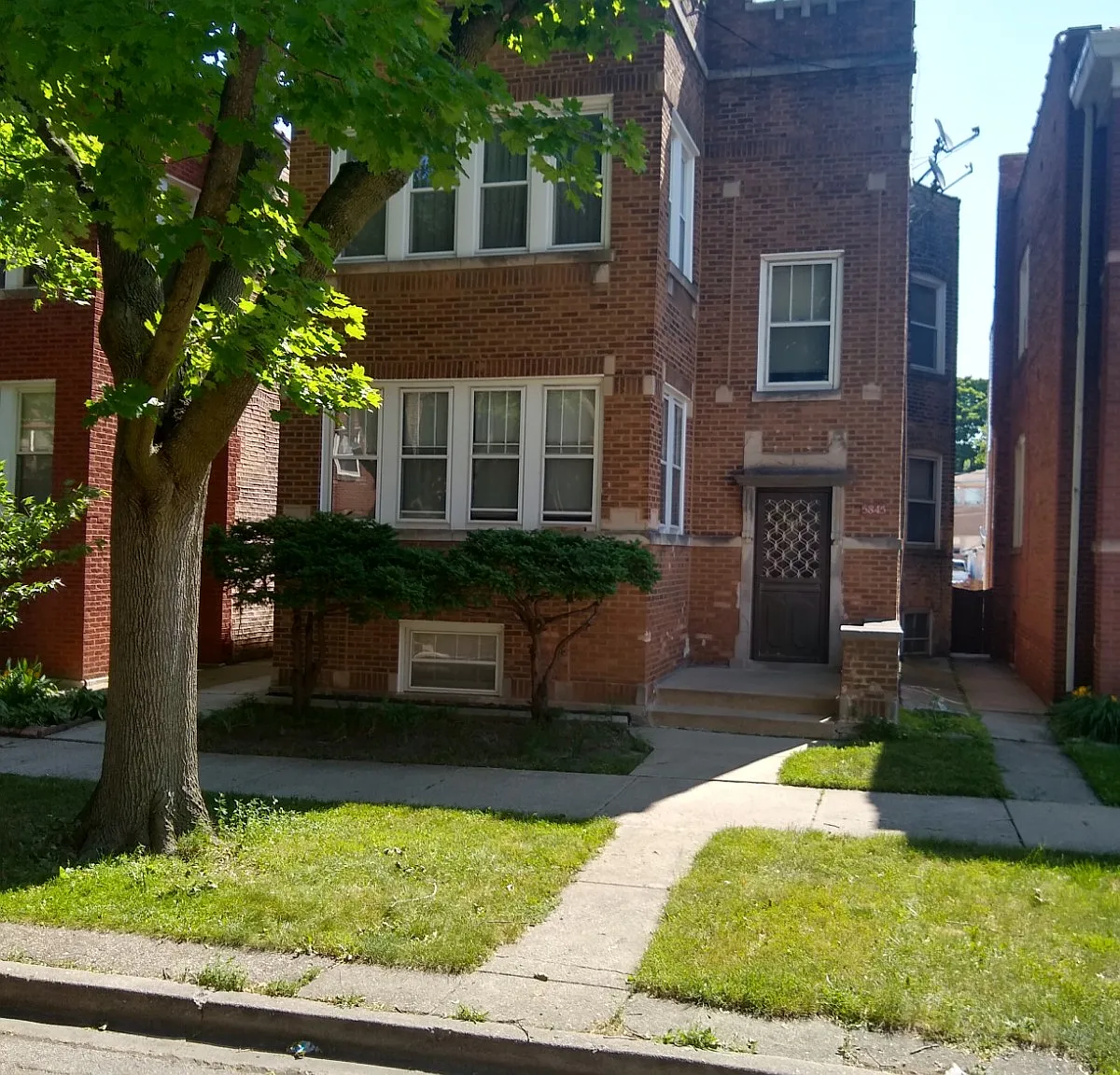 5845 N Maplewood Ave — Photo 1