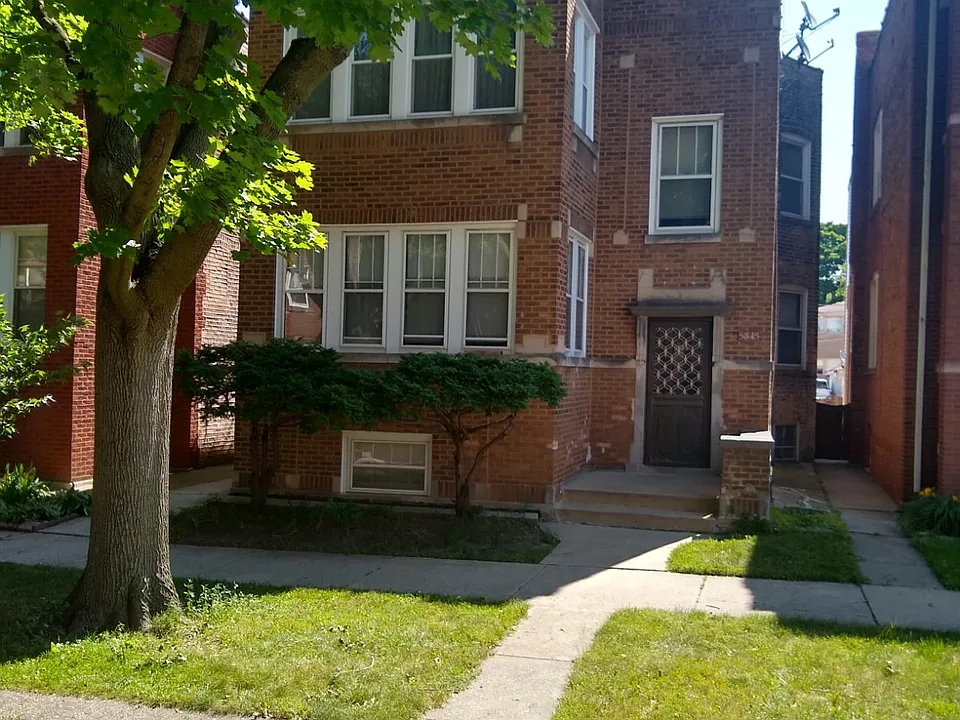 5845 N Maplewood Ave #BASEMENT
