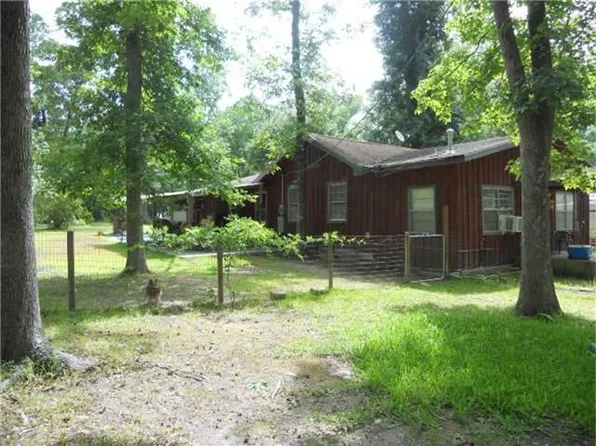 443 Gordon Dr, Livingston, TX 77351