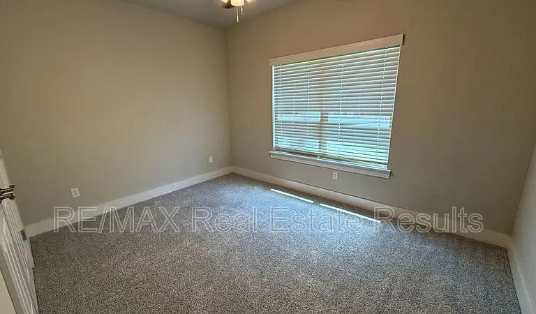 9 Burnham Dr — Photo 9
