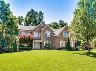 5419 Woodcreek Dr, Clarkston, MI 48348