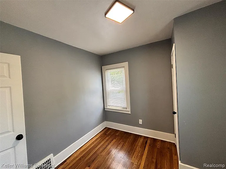 7028 Studebaker Ave — Photo 7