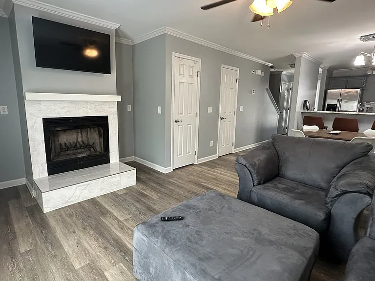 126 Lullwater Dr #B — Photo 9