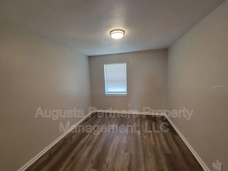 110 3rd St #D — Photo 12